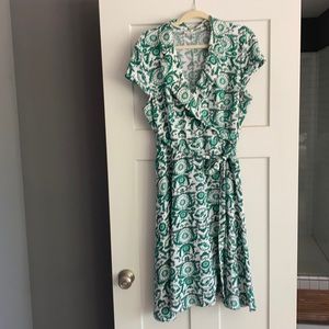 Eva Menedes green and white wrap dress